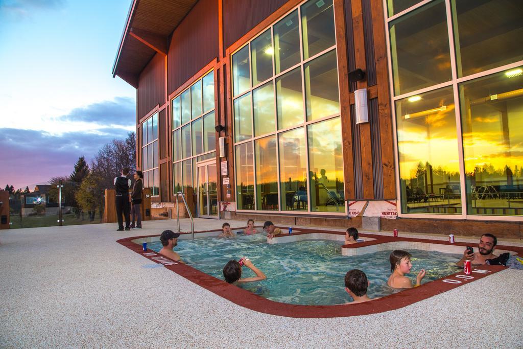 Elkhorn Resort, Spa, And Conference Centre Wasagaming Luaran gambar