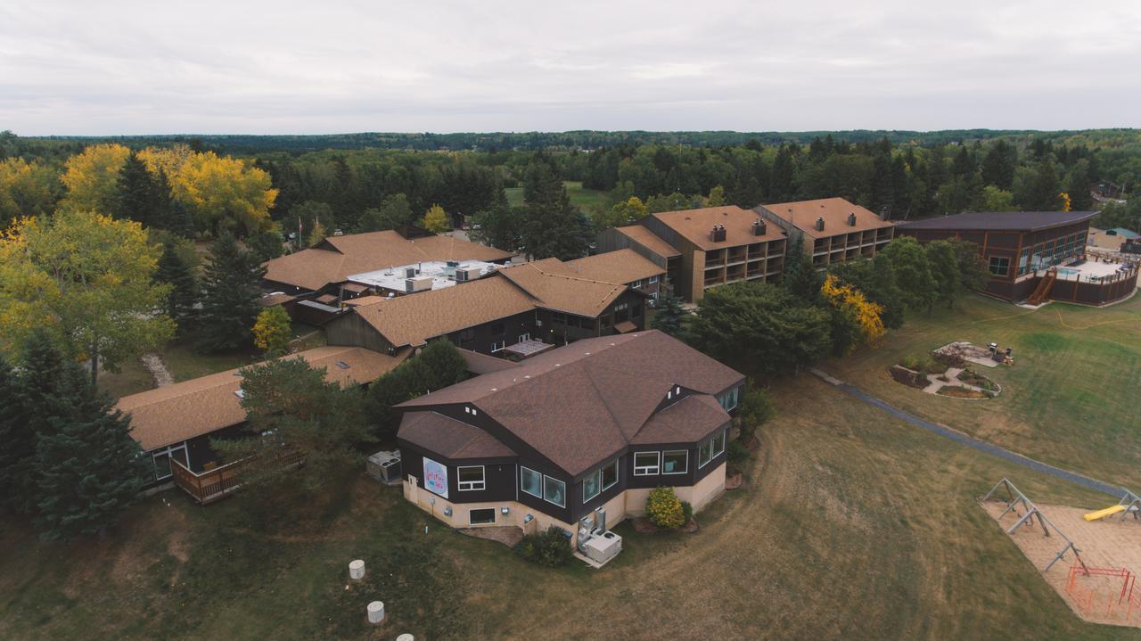 Elkhorn Resort, Spa, And Conference Centre Wasagaming Luaran gambar