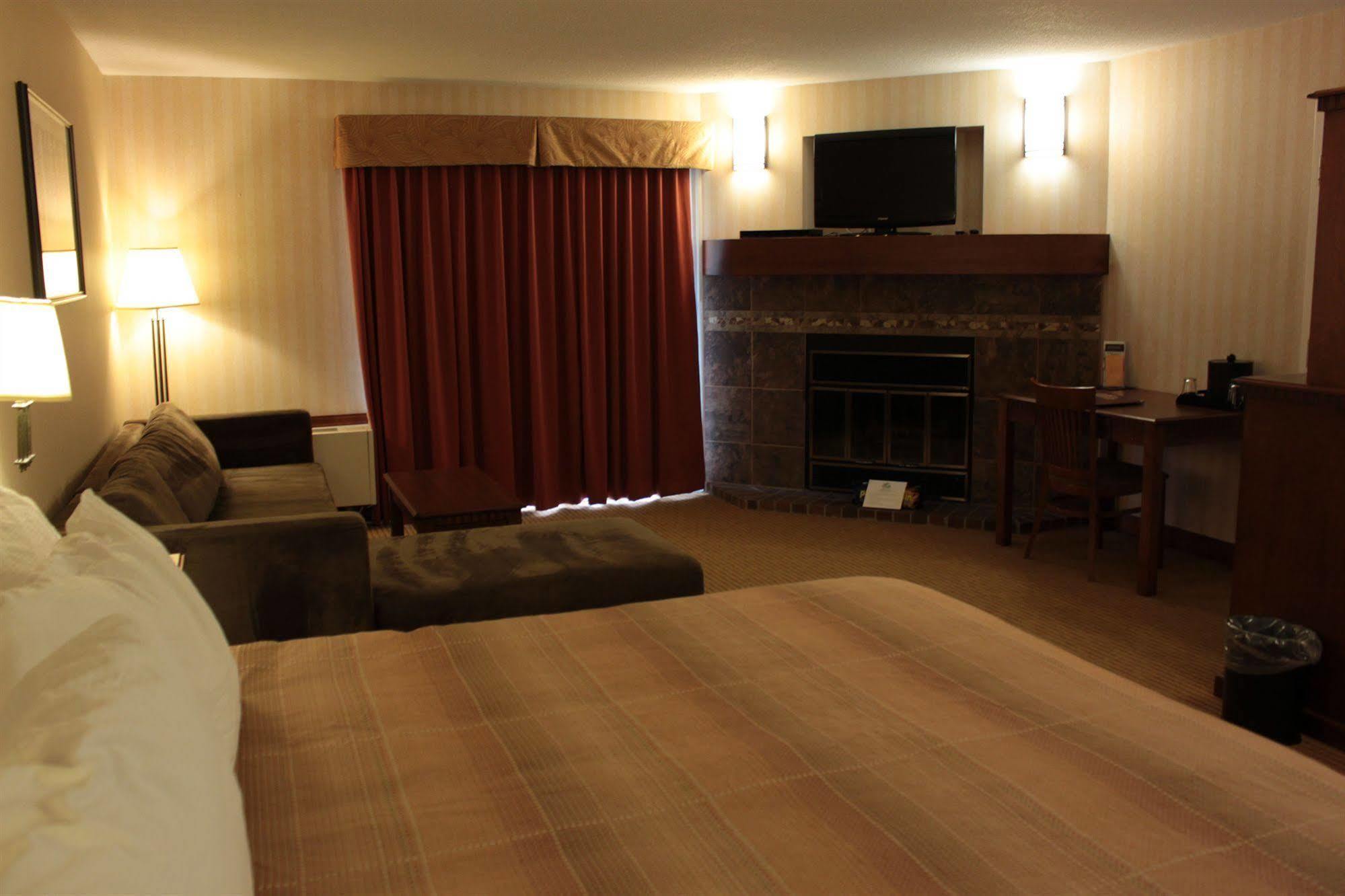 Elkhorn Resort, Spa, And Conference Centre Wasagaming Luaran gambar
