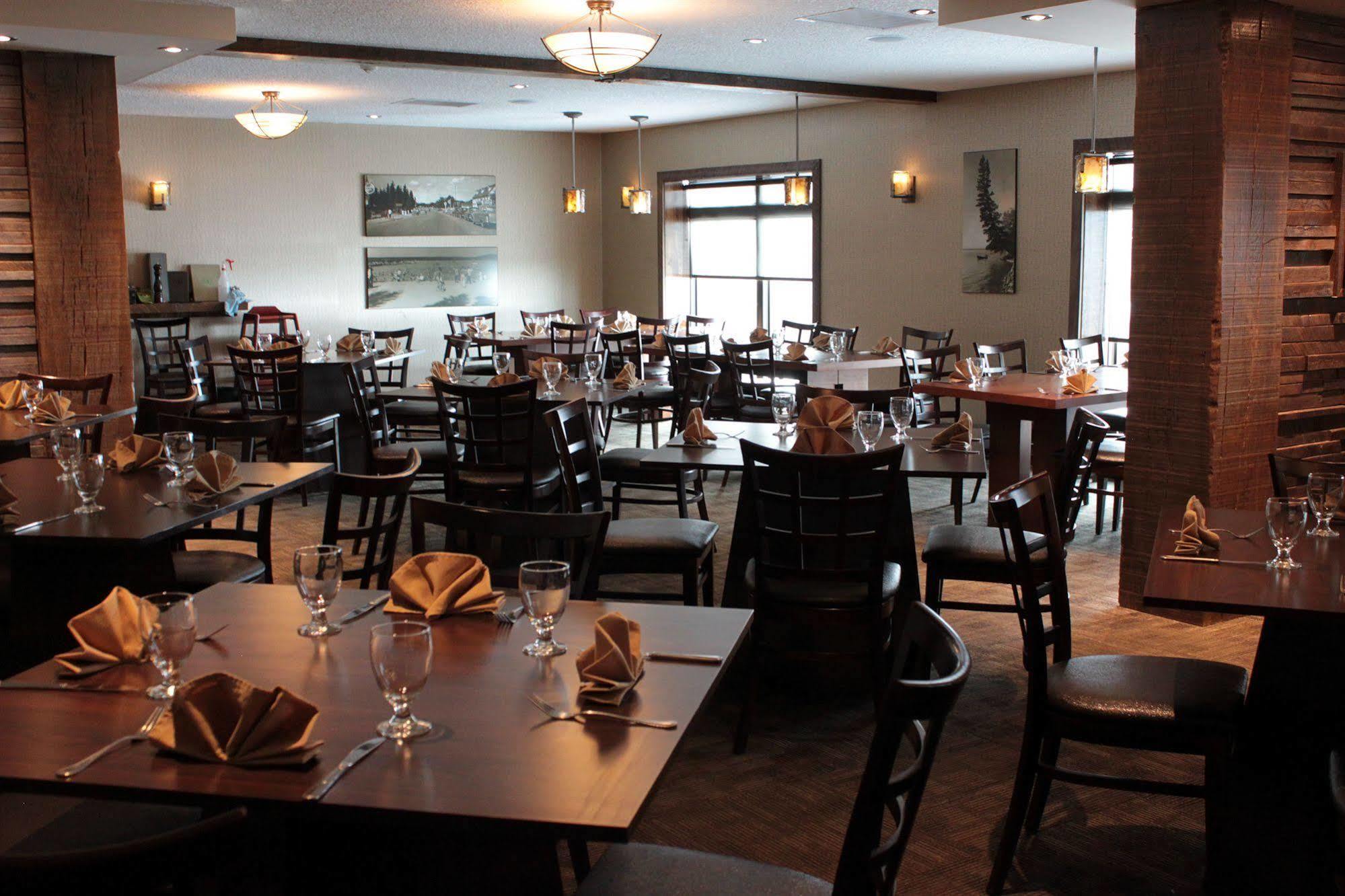 Elkhorn Resort, Spa, And Conference Centre Wasagaming Luaran gambar