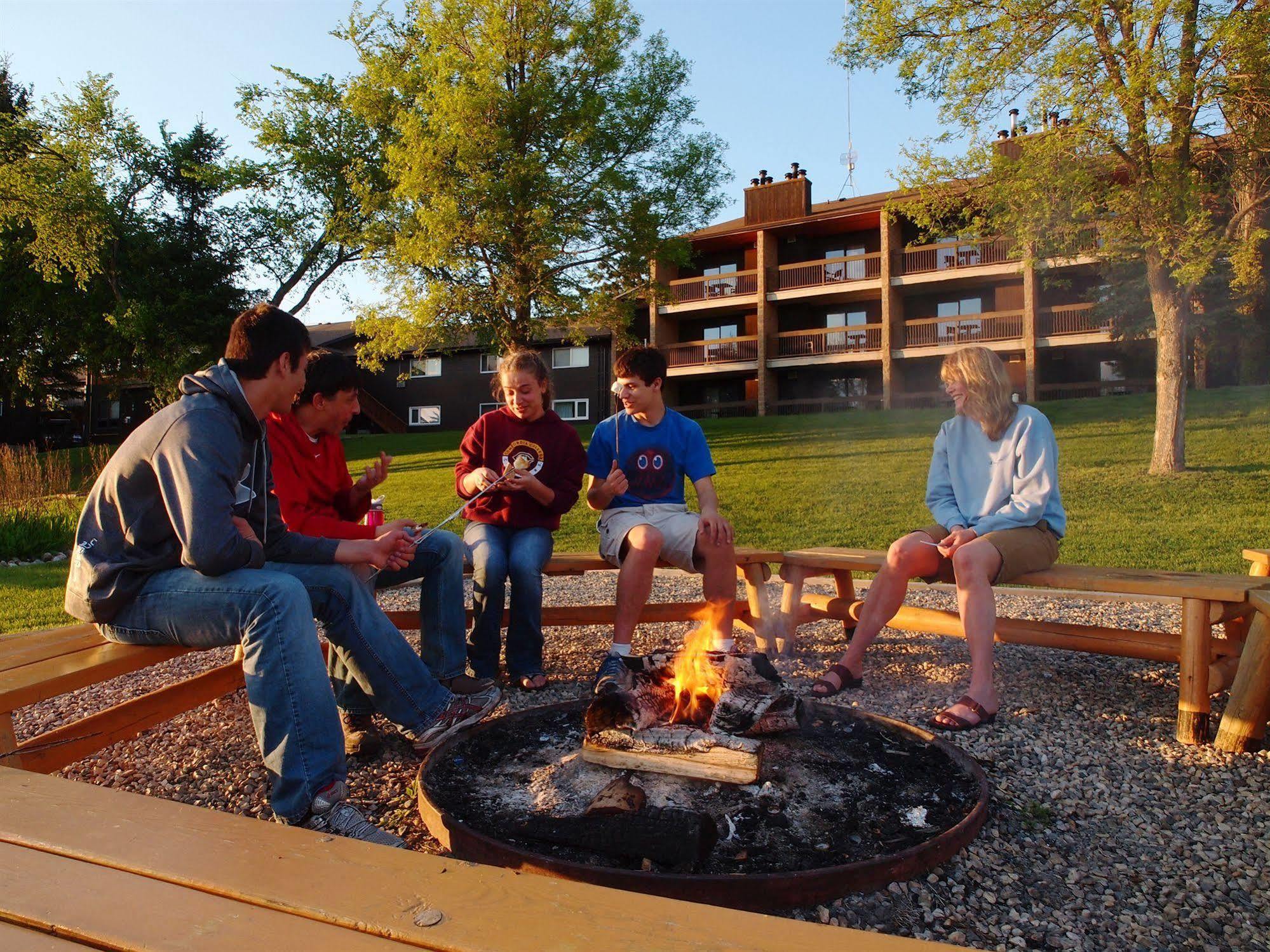 Elkhorn Resort, Spa, And Conference Centre Wasagaming Luaran gambar