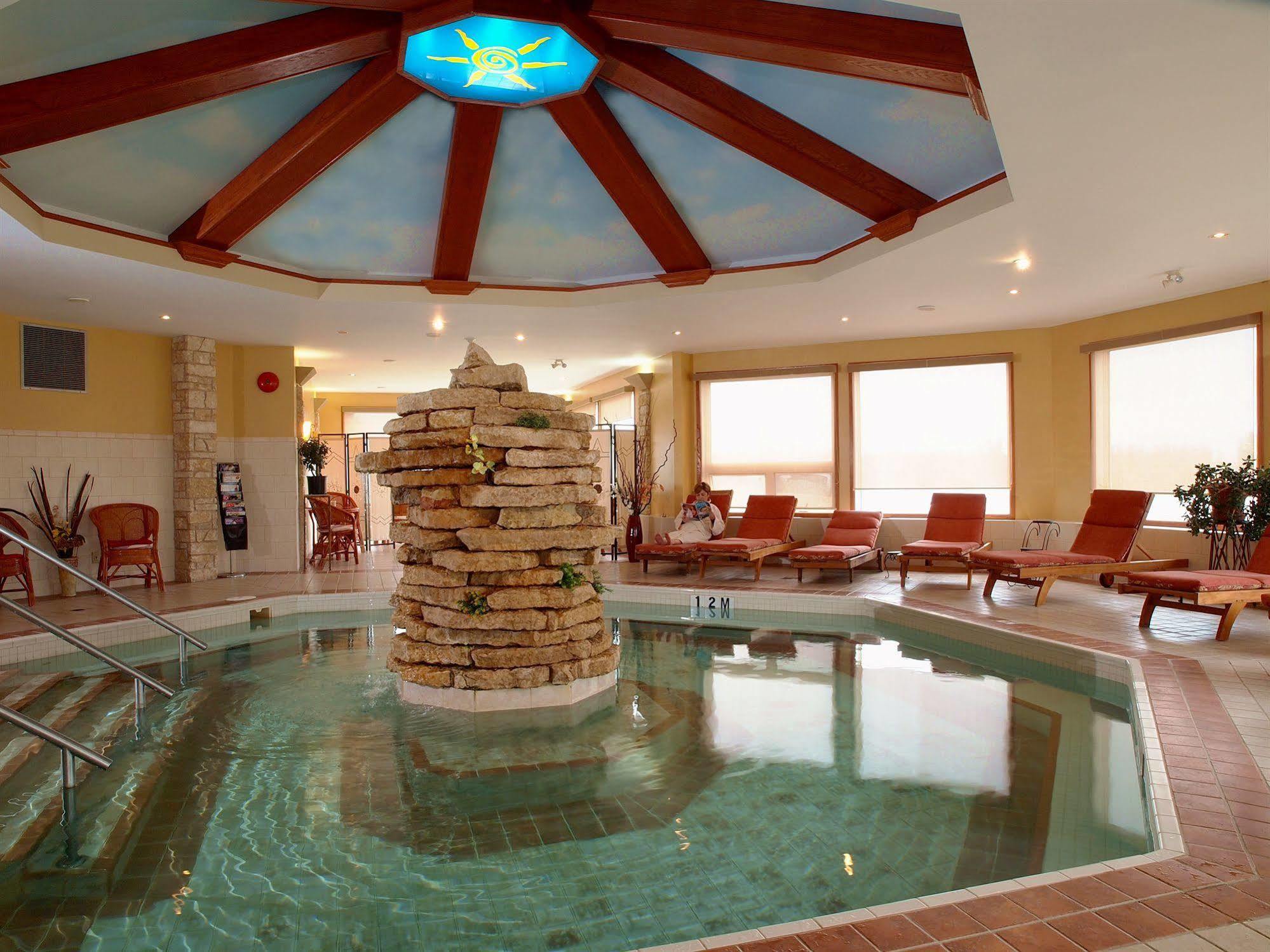 Elkhorn Resort, Spa, And Conference Centre Wasagaming Luaran gambar