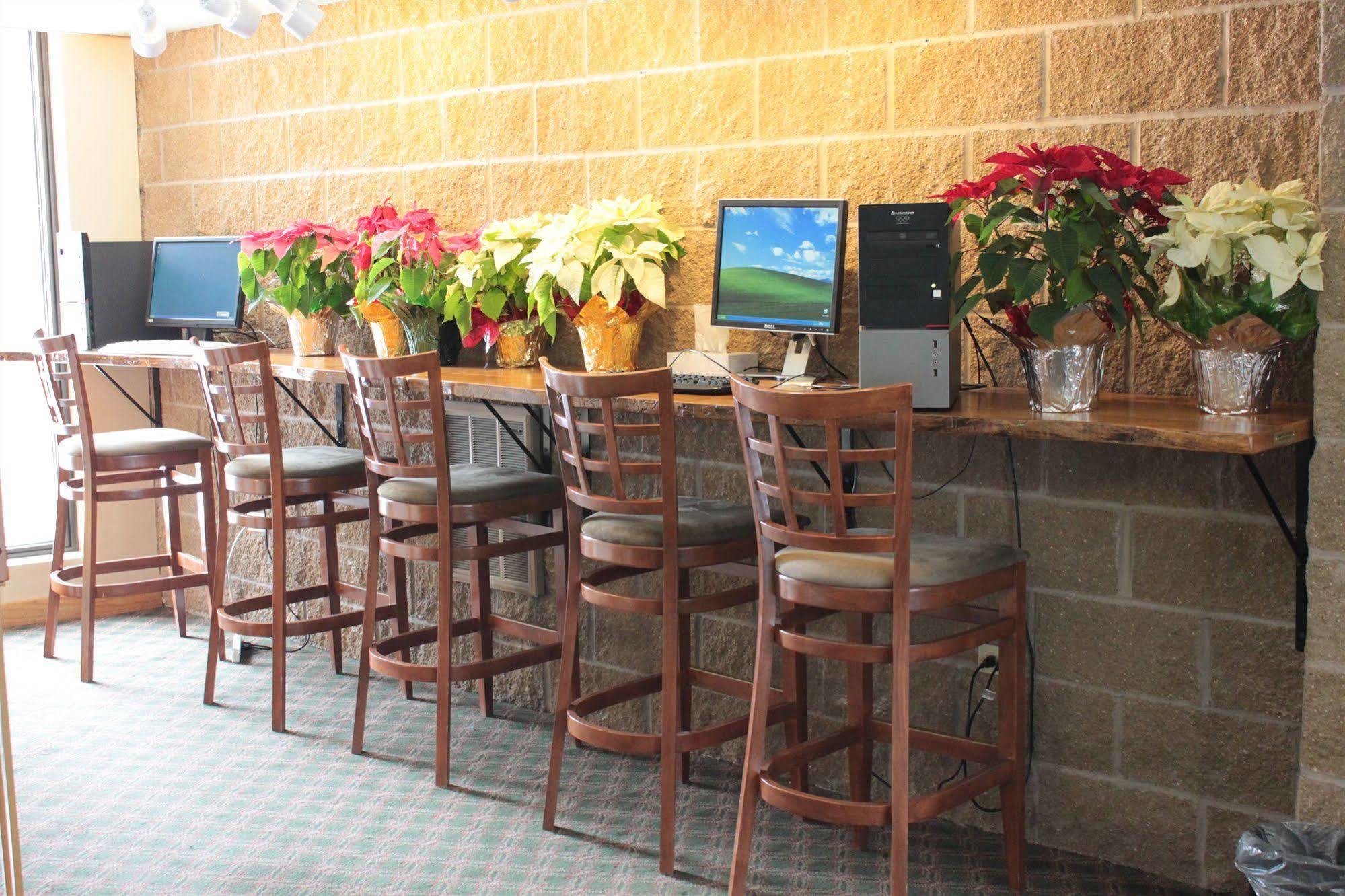 Elkhorn Resort, Spa, And Conference Centre Wasagaming Luaran gambar